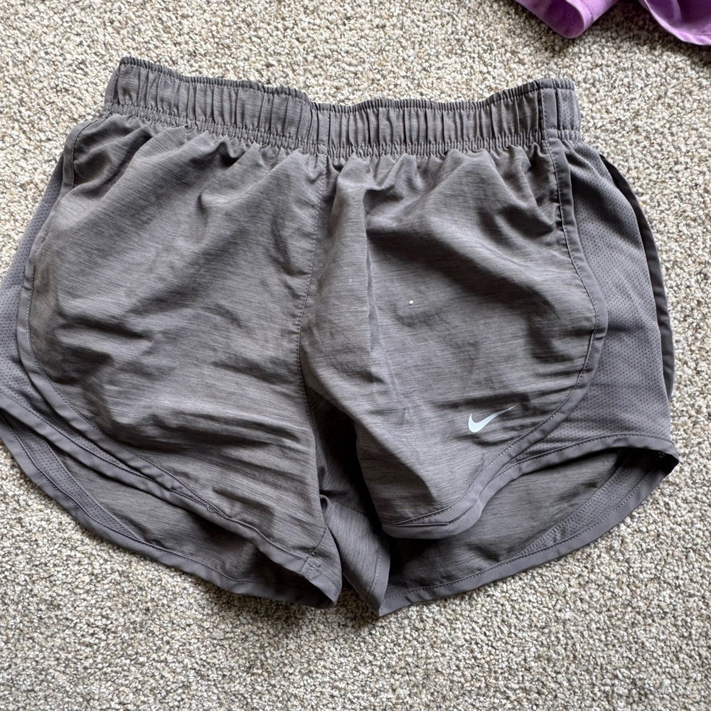 Nike Gray Athletic Shorts Lightweight Quick-Drying